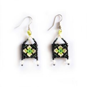 Microchaquira earrings : Huichol