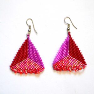 Microchaquira earrings : Huichol