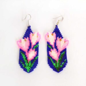 Microchaquira earrings : Huichol