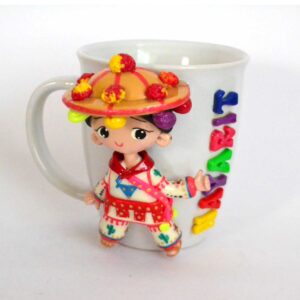 Taza con figura de huichol