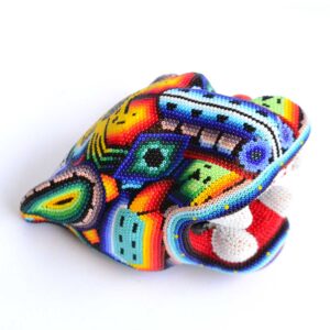 Cabeza de jaguar de arte huichol
