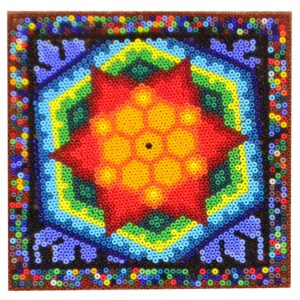 Cuadro de chaquira de arte huichol