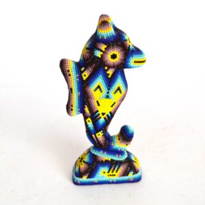 Cavalo marinho intervém na arte Huichol