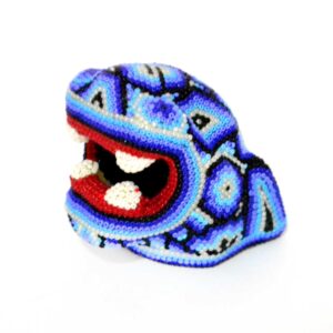 Jaguarkopf mit Huichol-Kunstwerk