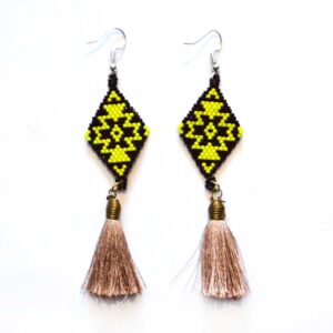 microchaquira earrings