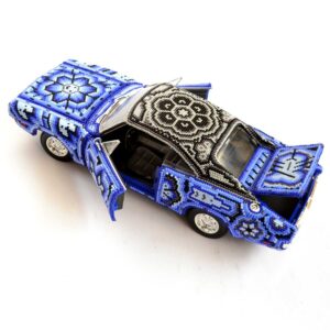 1969 Dodge Charger, verziert mit Huichol-Kunst – Kraft und Tradition im Maßstab
